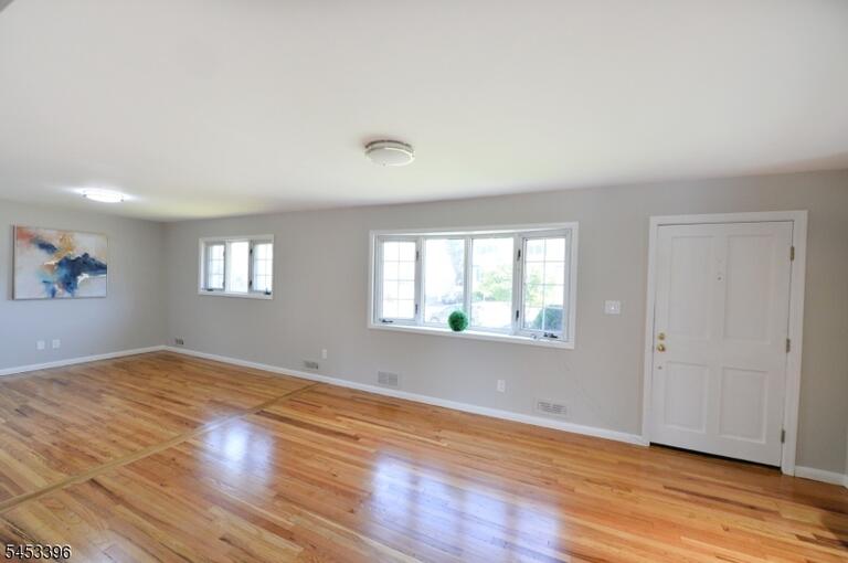 Property listing MLS 4046517 photo 4