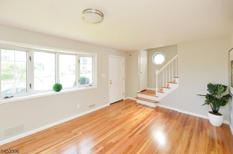 Property listing MLS 4046517 photo 6