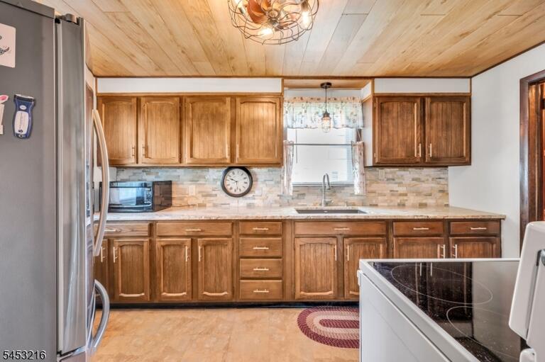 Property listing MLS 4046518 photo 7