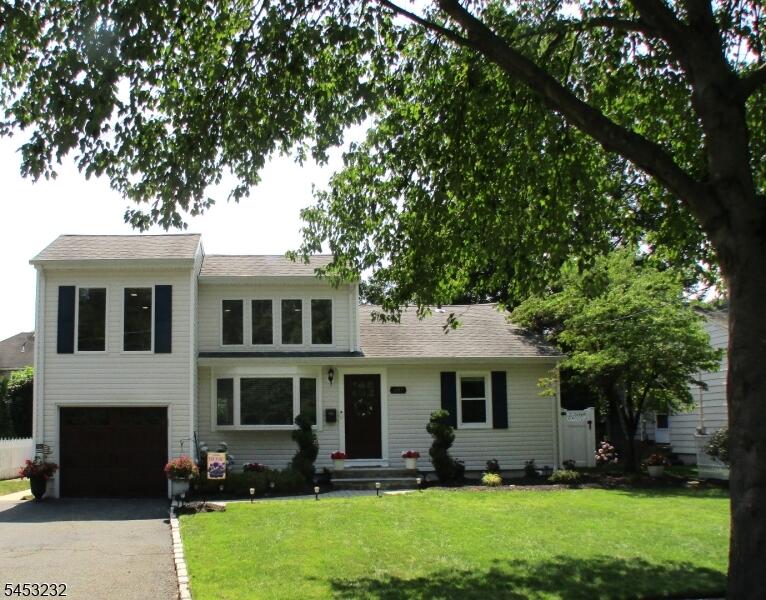 Property listing MLS 4046524 photo 1
