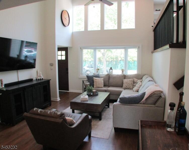 Property listing MLS 4046524 photo 2