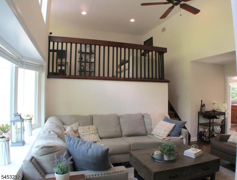 Property listing MLS 4046524 photo 4