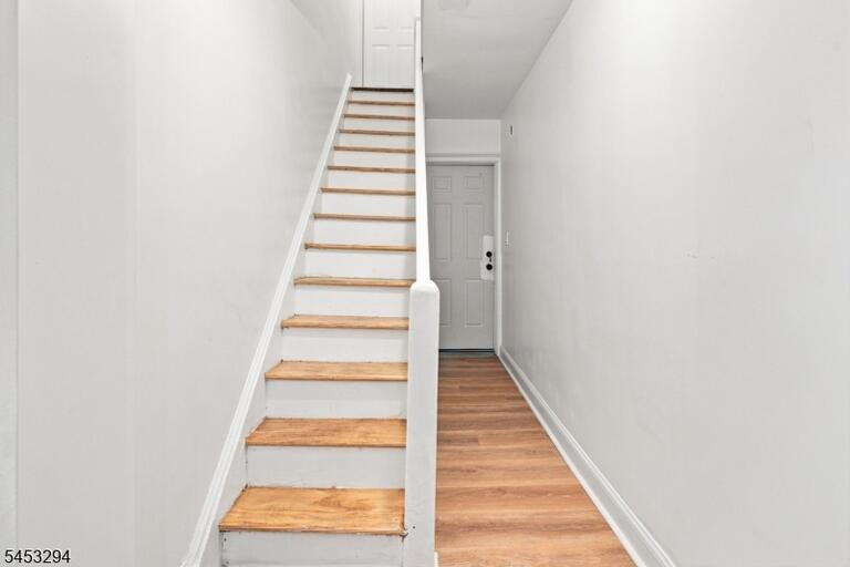 Property listing MLS 4046534 photo 4