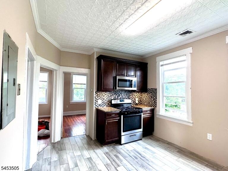 Property listing MLS 4046549 photo 5