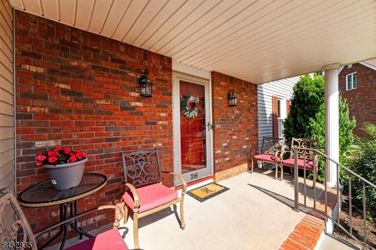 Property listing MLS 4046555 photo 4