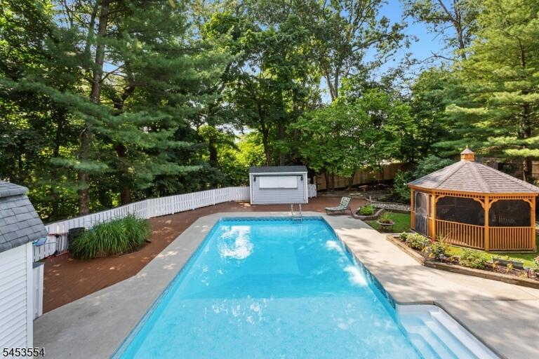 Property listing MLS 4046601 photo 33