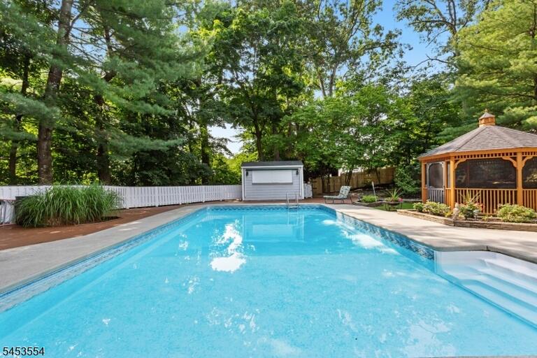 Property listing MLS 4046601 photo 38