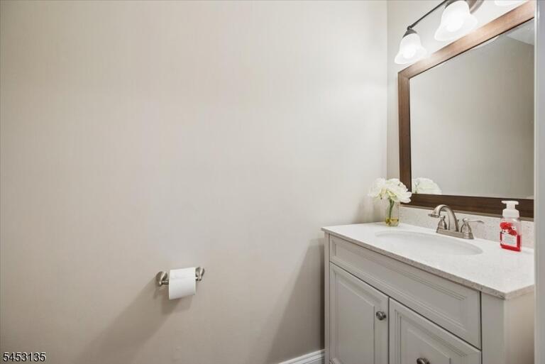 Property listing MLS 4046607 photo 16