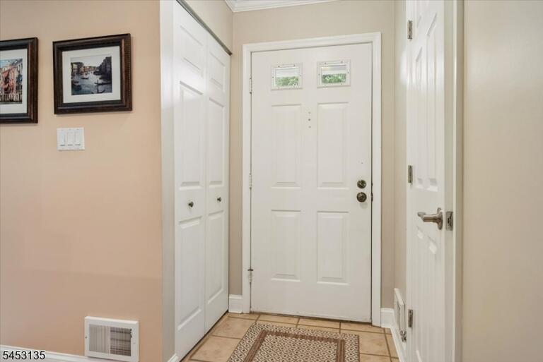 Property listing MLS 4046607 photo 2