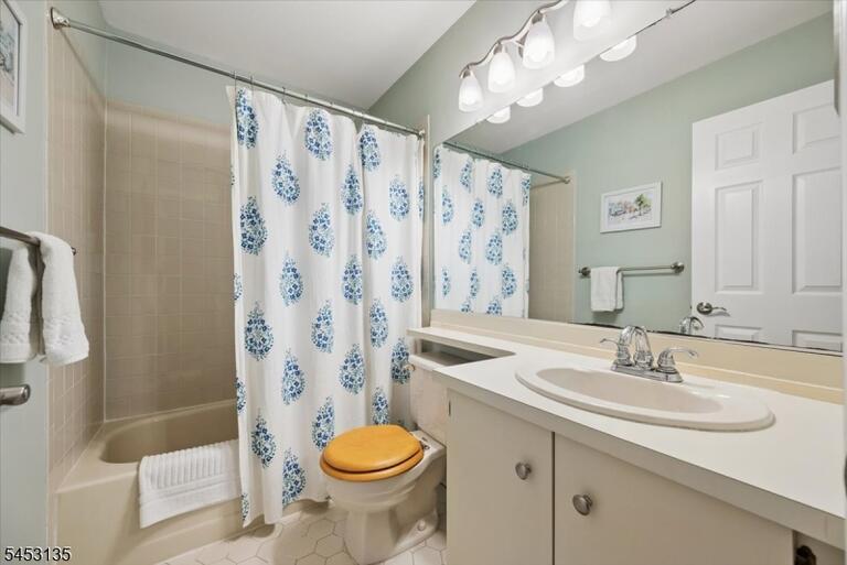 Property listing MLS 4046607 photo 24