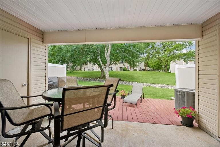 Property listing MLS 4046607 photo 25