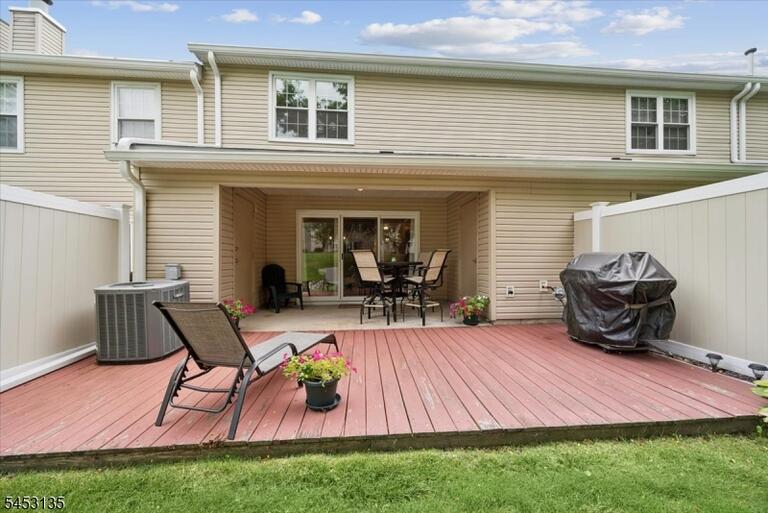 Property listing MLS 4046607 photo 27