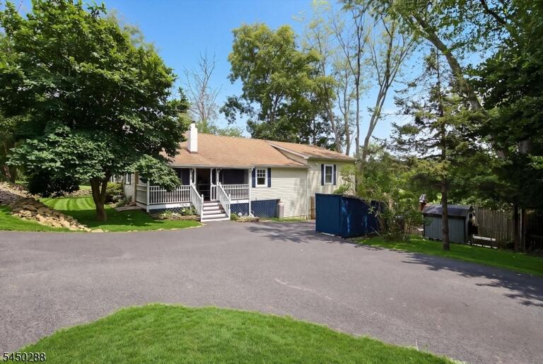 Property listing MLS 4046615 photo 1