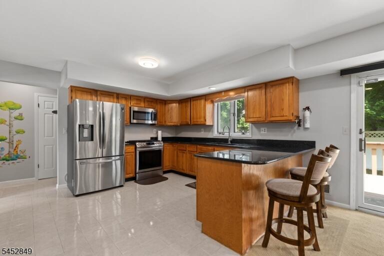 Property listing MLS 4046621 photo 11