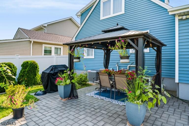 Property listing MLS 4046622 photo 24