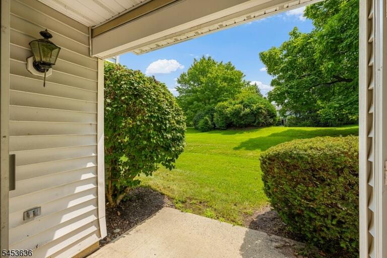 Property listing MLS 4046693 photo 4
