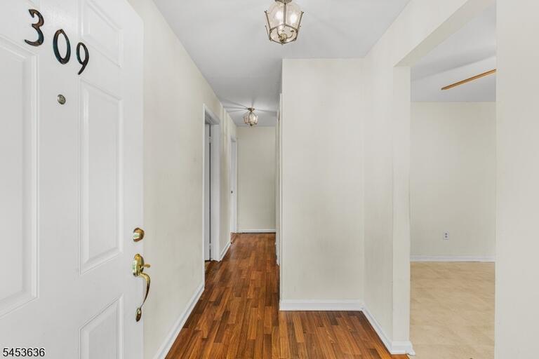 Property listing MLS 4046693 photo 8