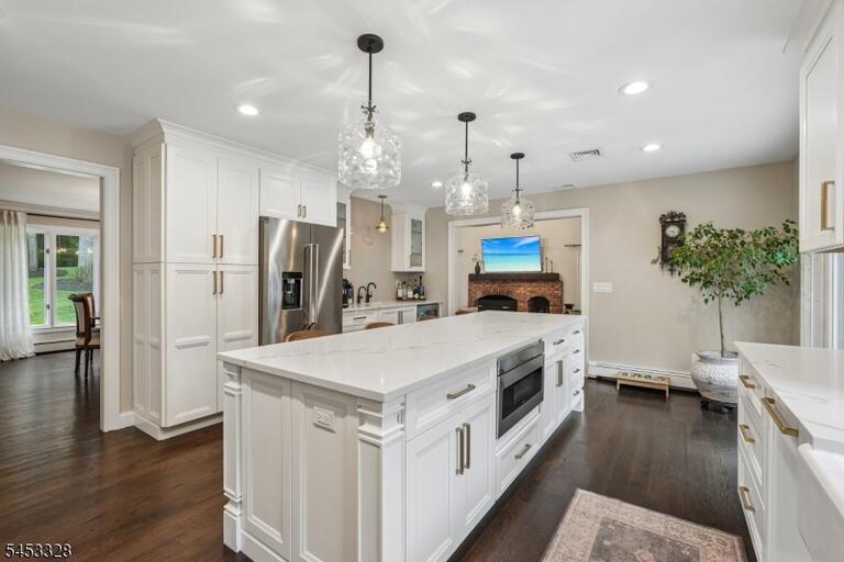 Property listing MLS 4046777 photo 9