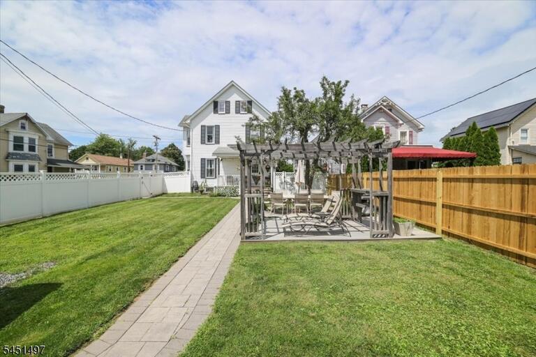 Property listing MLS 4046806 photo 9