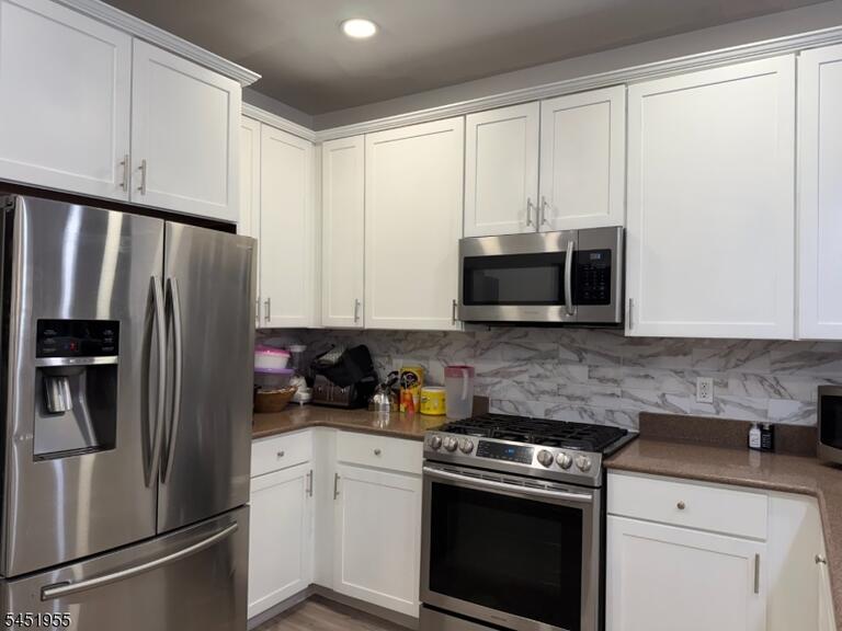 Property listing MLS 4046848 photo 2