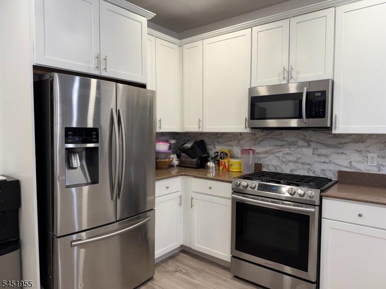 Property listing MLS 4046848 photo 3