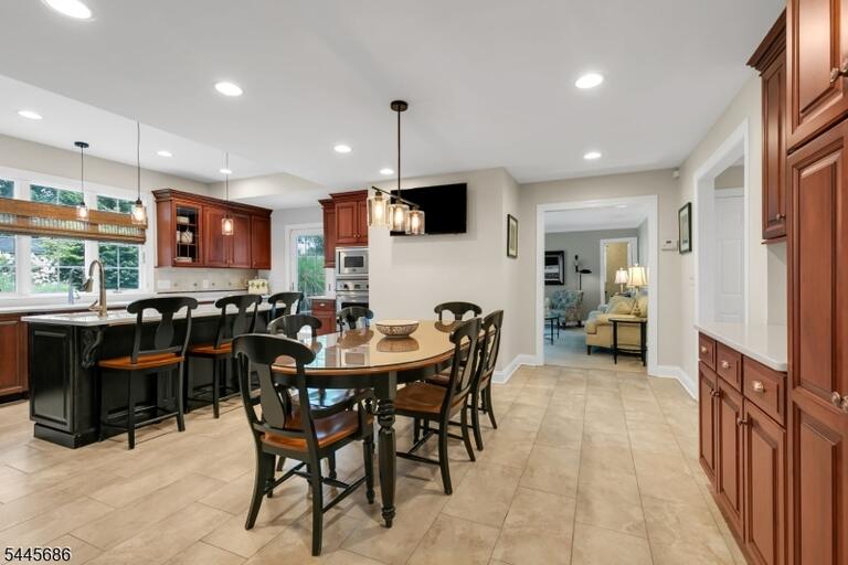 Property listing MLS 4046881 photo 11