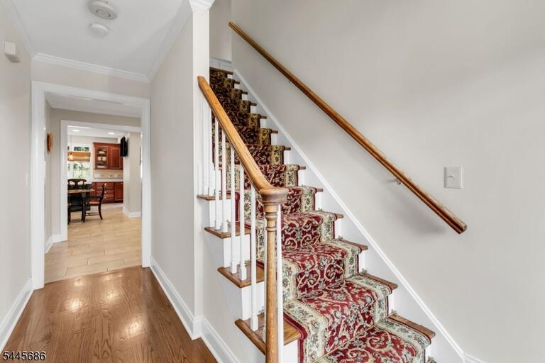 Property listing MLS 4046881 photo 3