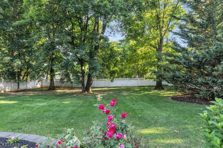 Property listing MLS 4046881 photo 44