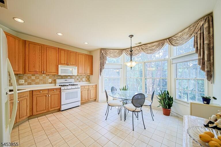 Property listing MLS 4046902 photo 16