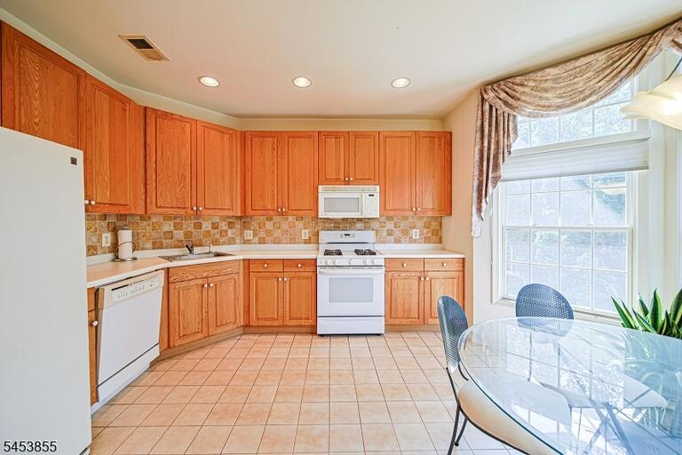 Property listing MLS 4046902 photo 18
