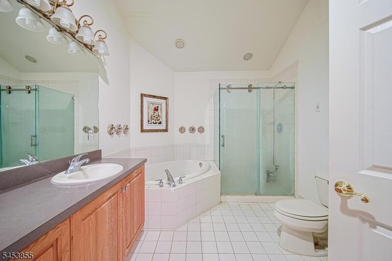 Property listing MLS 4046902 photo 28