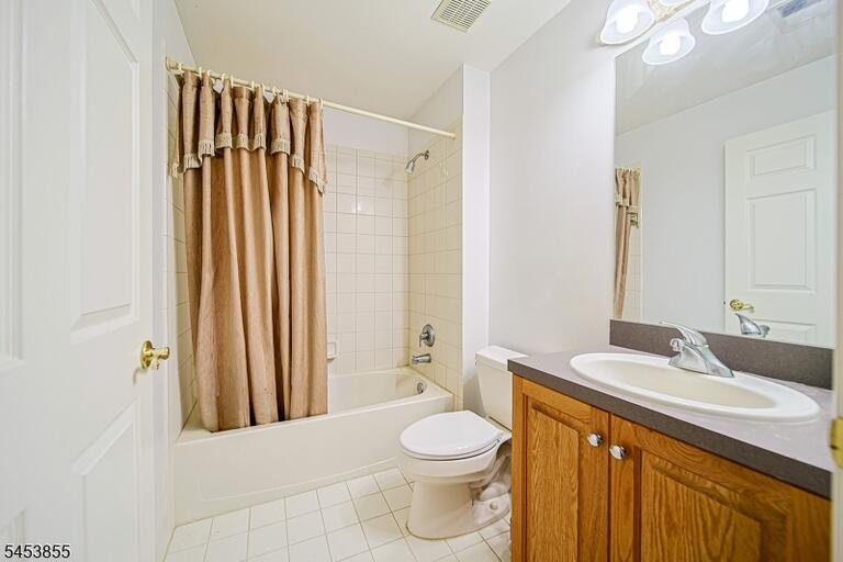 Property listing MLS 4046902 photo 31