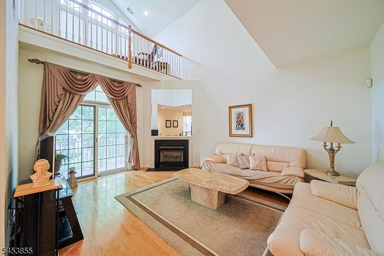 Property listing MLS 4046902 photo 7