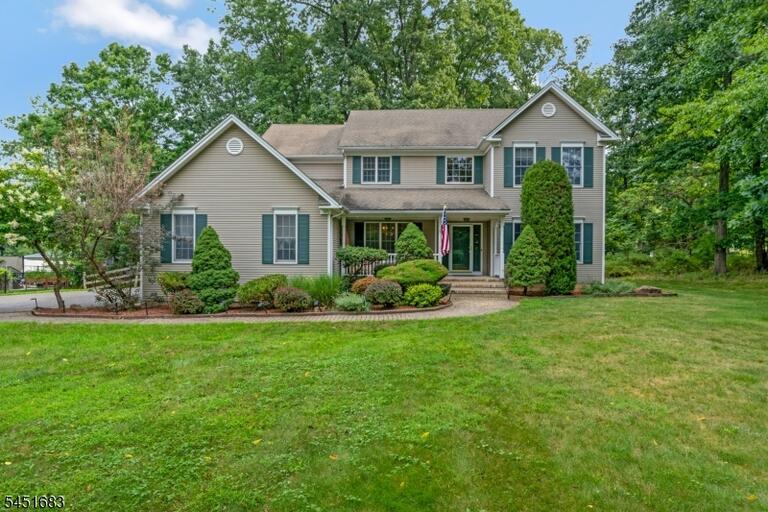 Property listing MLS 4046904 photo 1