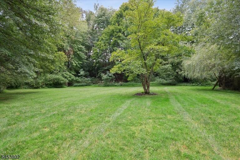 Property listing MLS 4046927 photo 5