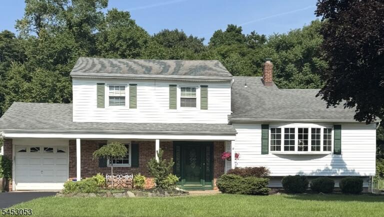 Property listing MLS 4046936 photo 1