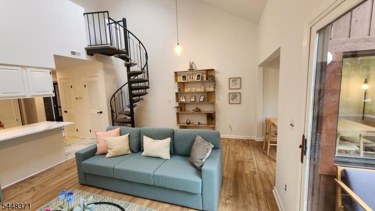 Property listing MLS 4046938 photo 1