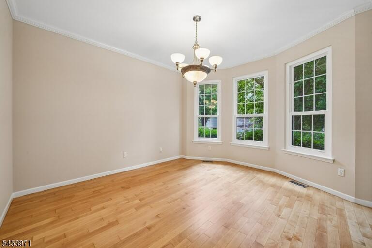 Property listing MLS 4046986 photo 10