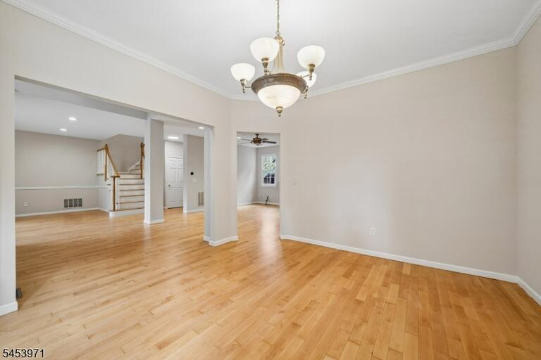 Property listing MLS 4046986 photo 11