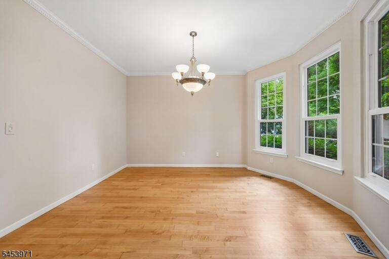 Property listing MLS 4046986 photo 12