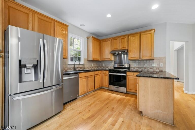 Property listing MLS 4046986 photo 13