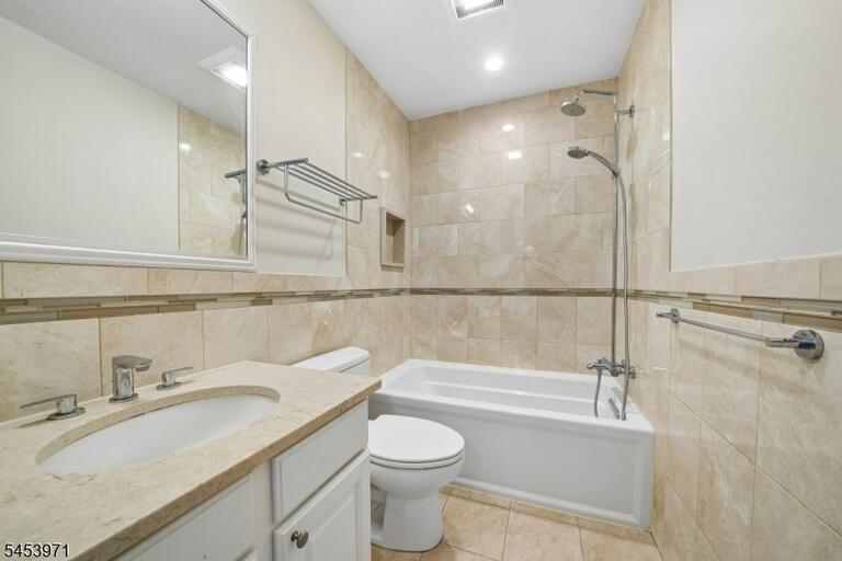 Property listing MLS 4046986 photo 25