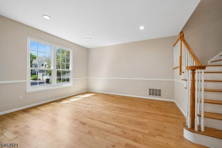 Property listing MLS 4046986 photo 6