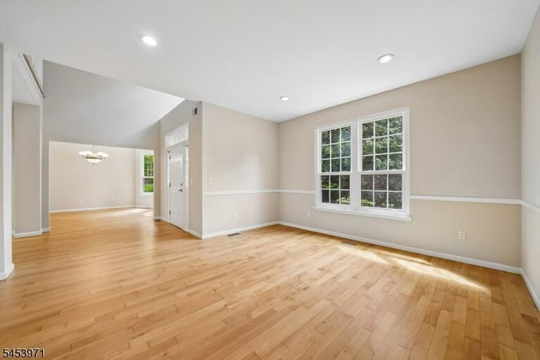 Property listing MLS 4046986 photo 7