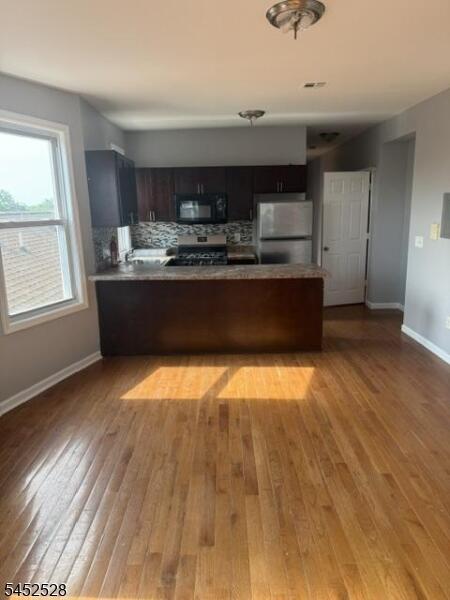 Property listing MLS 4047009 photo 2