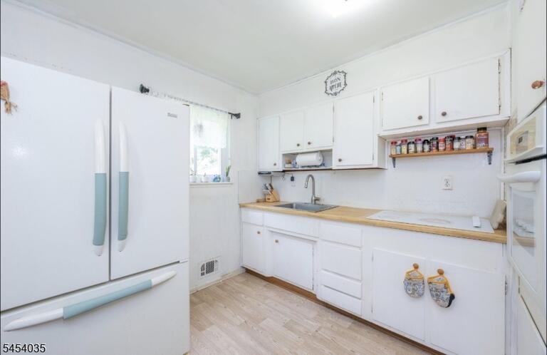 Property listing MLS 4047037 photo 8