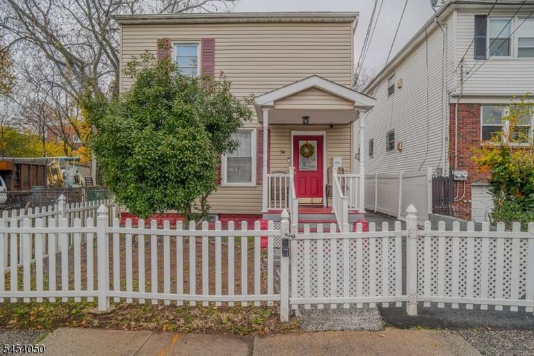 Property listing MLS 4047065 photo 1
