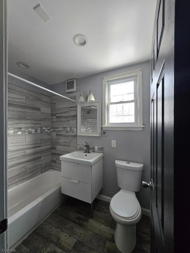 Property listing MLS 4047084 photo 5