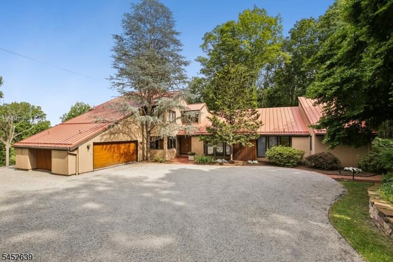 Property listing MLS 4047093 photo 1