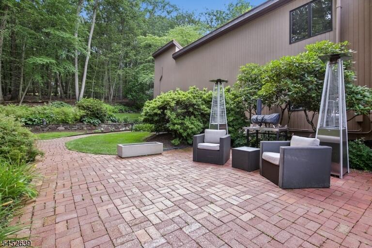 Property listing MLS 4047093 photo 24